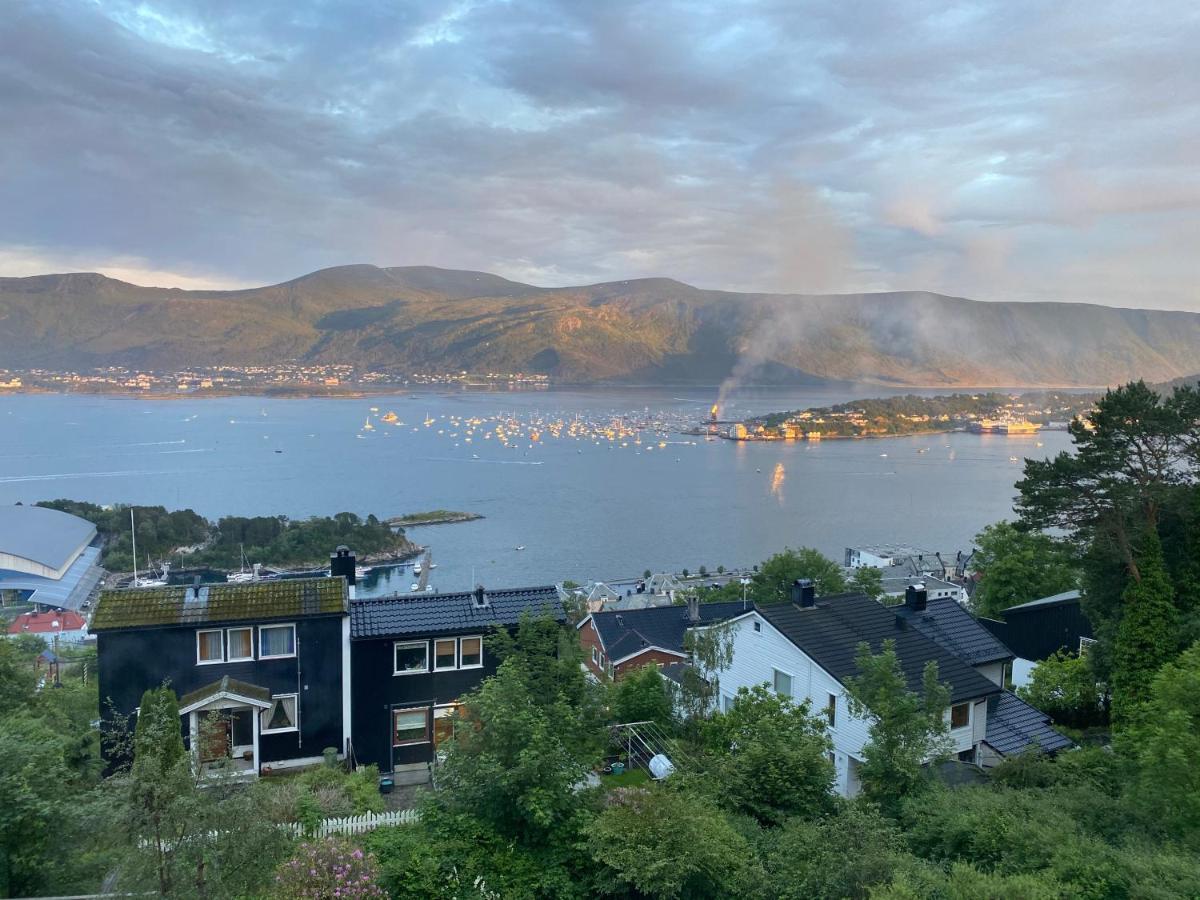 Great Place With View To The Mountains And Fjord Ålesund Exterior foto